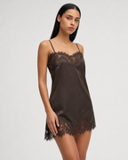 Vestido Musa de Encaje Romántico